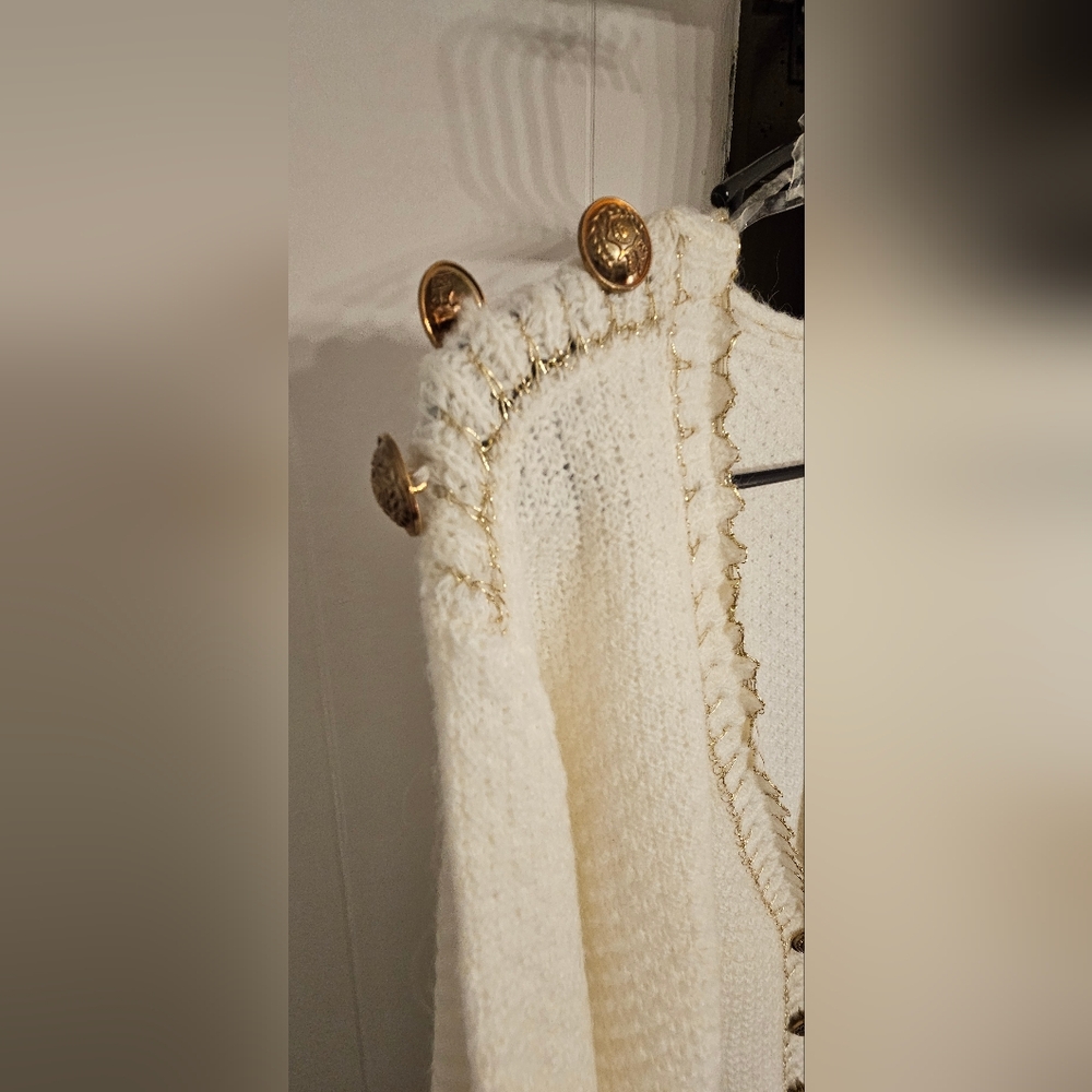 POL (L) Cream Button-Up Cardigan - Picture 4 of 8